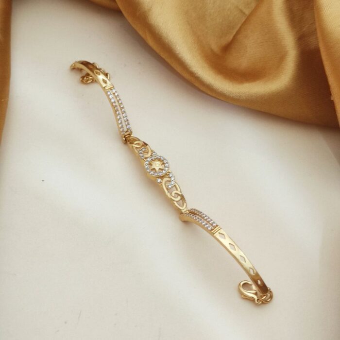 Triple Flower CZ Chain Bracelet (1)